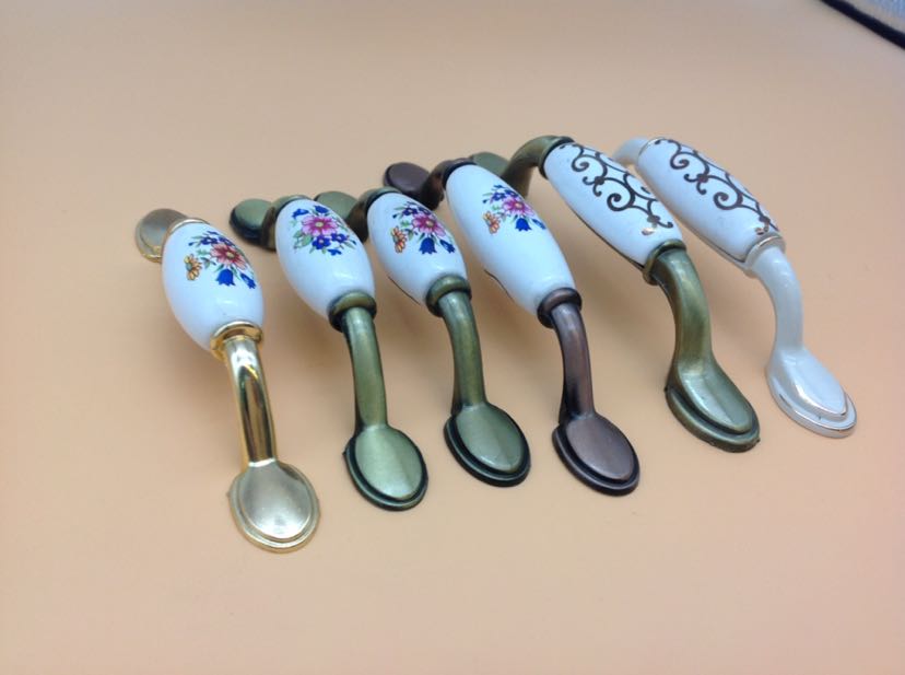 Cabinet shake hand retro style shake hand round shake hand ceramic shake hand thumbnail