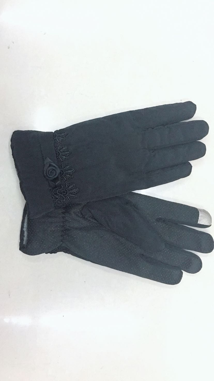 Factory direct sales of new women's touch screen gloves, windproof, waterproof and anti-slip gloves, and winter warm gloves Application Scenario