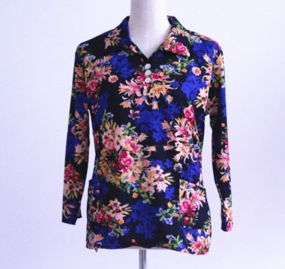 Long-sleeved top for middle-aged and elderly women in spring and autumn, mother's dress, lapel base layer Application Scenario