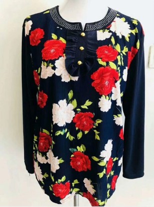 Middle-aged and elderly women's top, base layer, mother's dress, long-sleeved, beauty stripe printed thin T-shirt Application Scenario