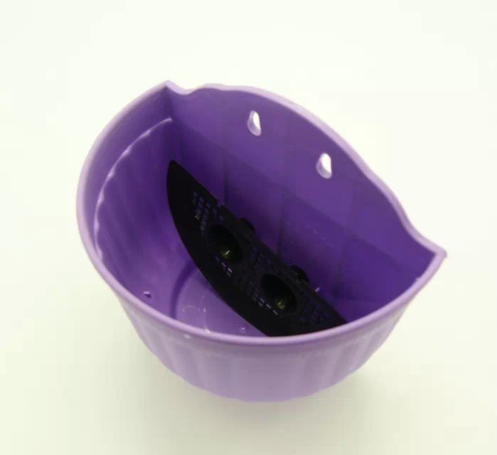 Plastic flower pot