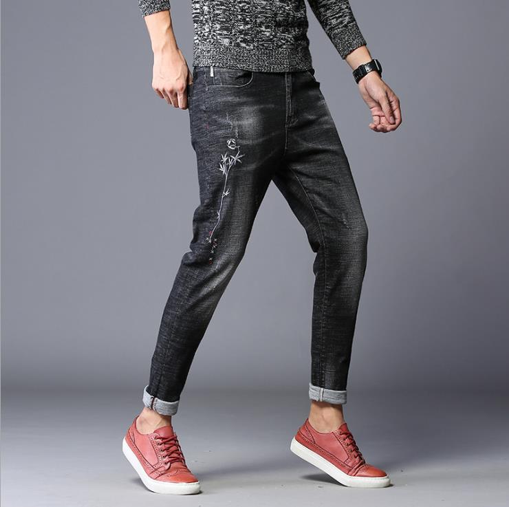 Factory direct sales of men's skinny jeans for autumn and winter, new style with unique embroidery, Korean version slimming Specification image