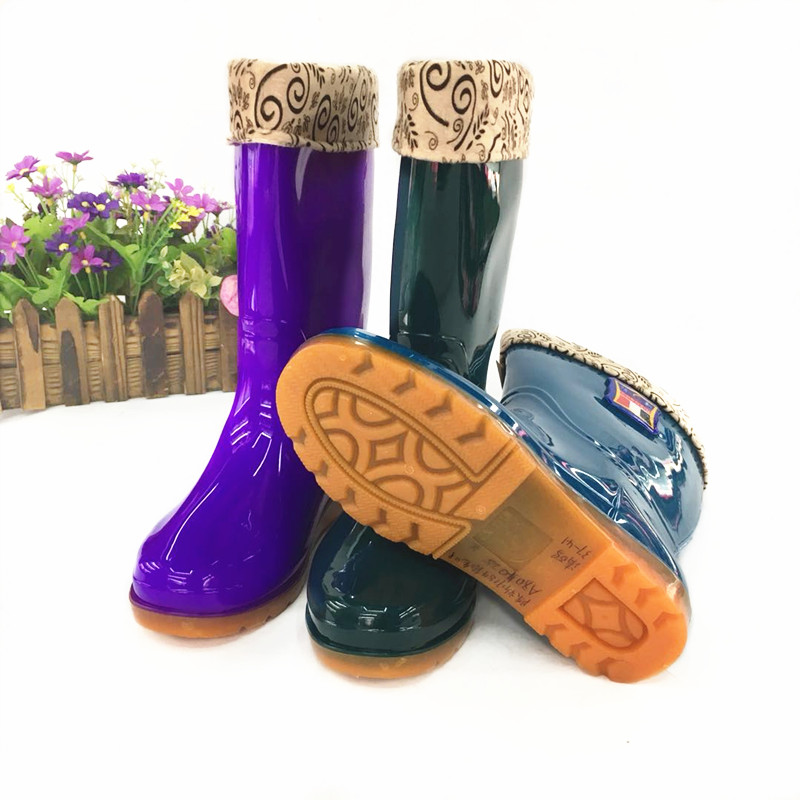 女式雨鞋实物图