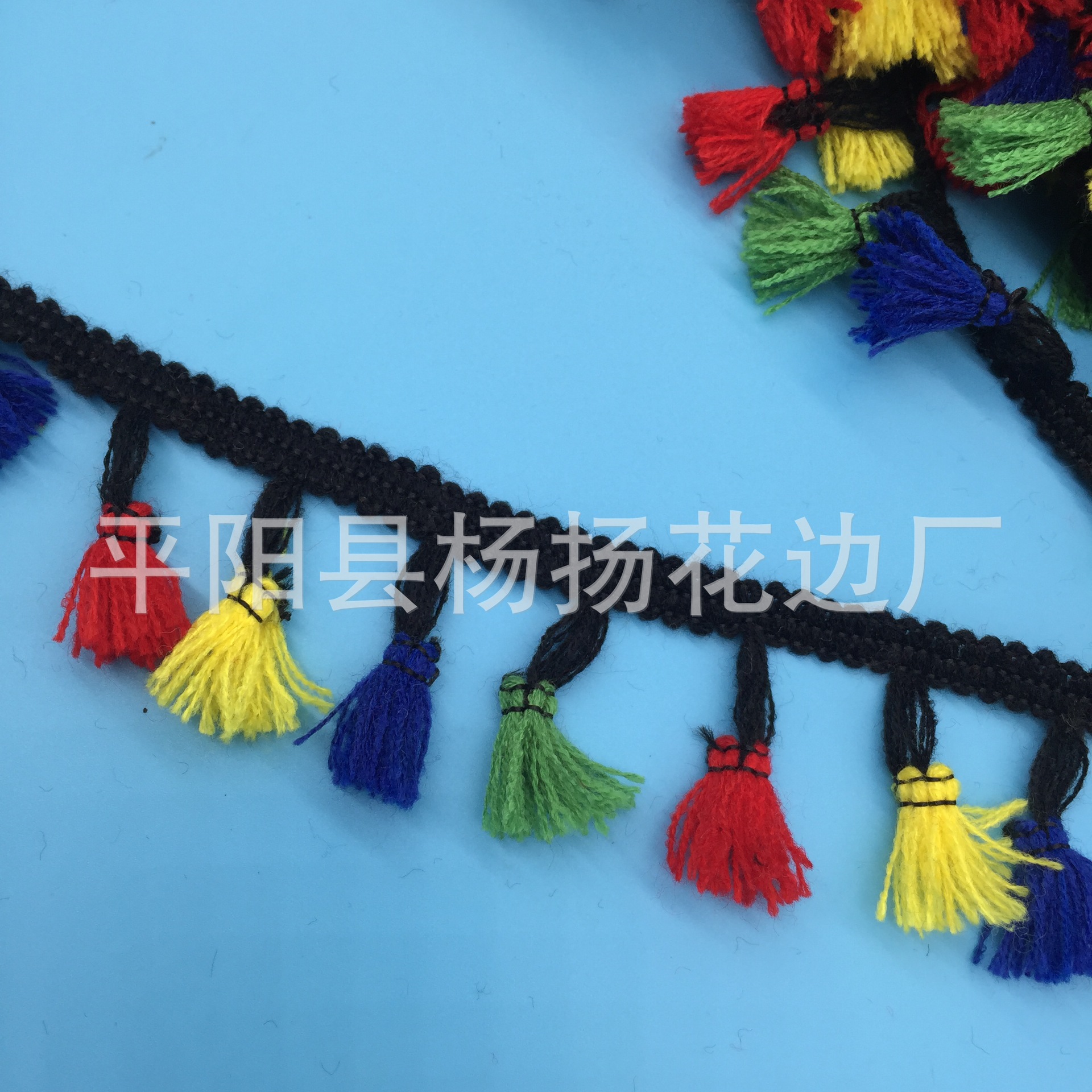Factory direct sales and wholesale of cashmere four-color brooms, tassels, lace, colorful clothing accessories, DIY handicrafts Specification image