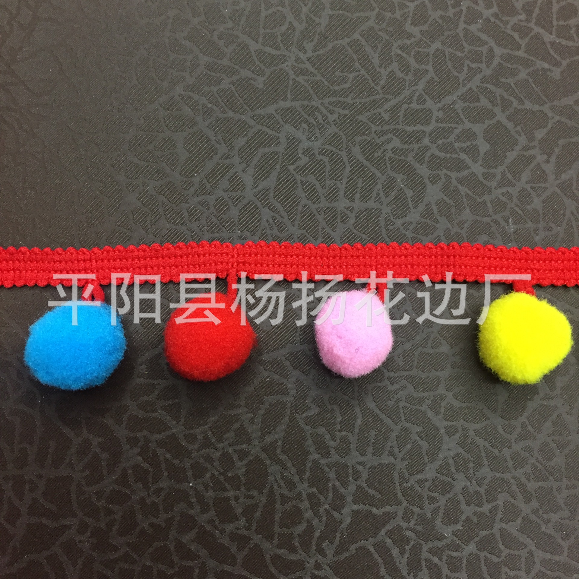 Factory direct sales of nylon high-elastic colored wool balls, lace scarves and accessories, 2.5cm. Welcome to order Specification image