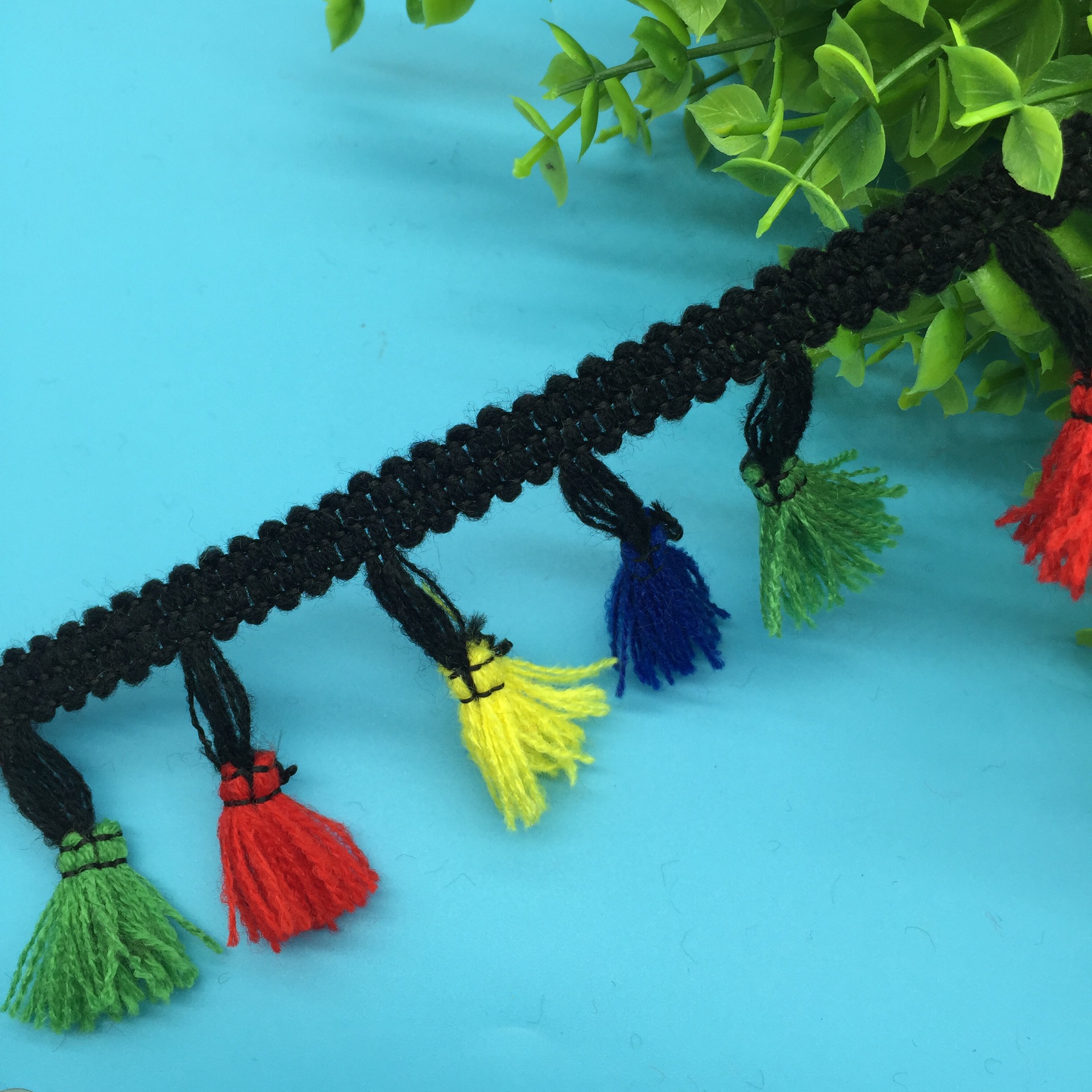 Factory direct sales and wholesale of cashmere four-color brooms, tassels, lace, colorful clothing accessories, DIY handicrafts