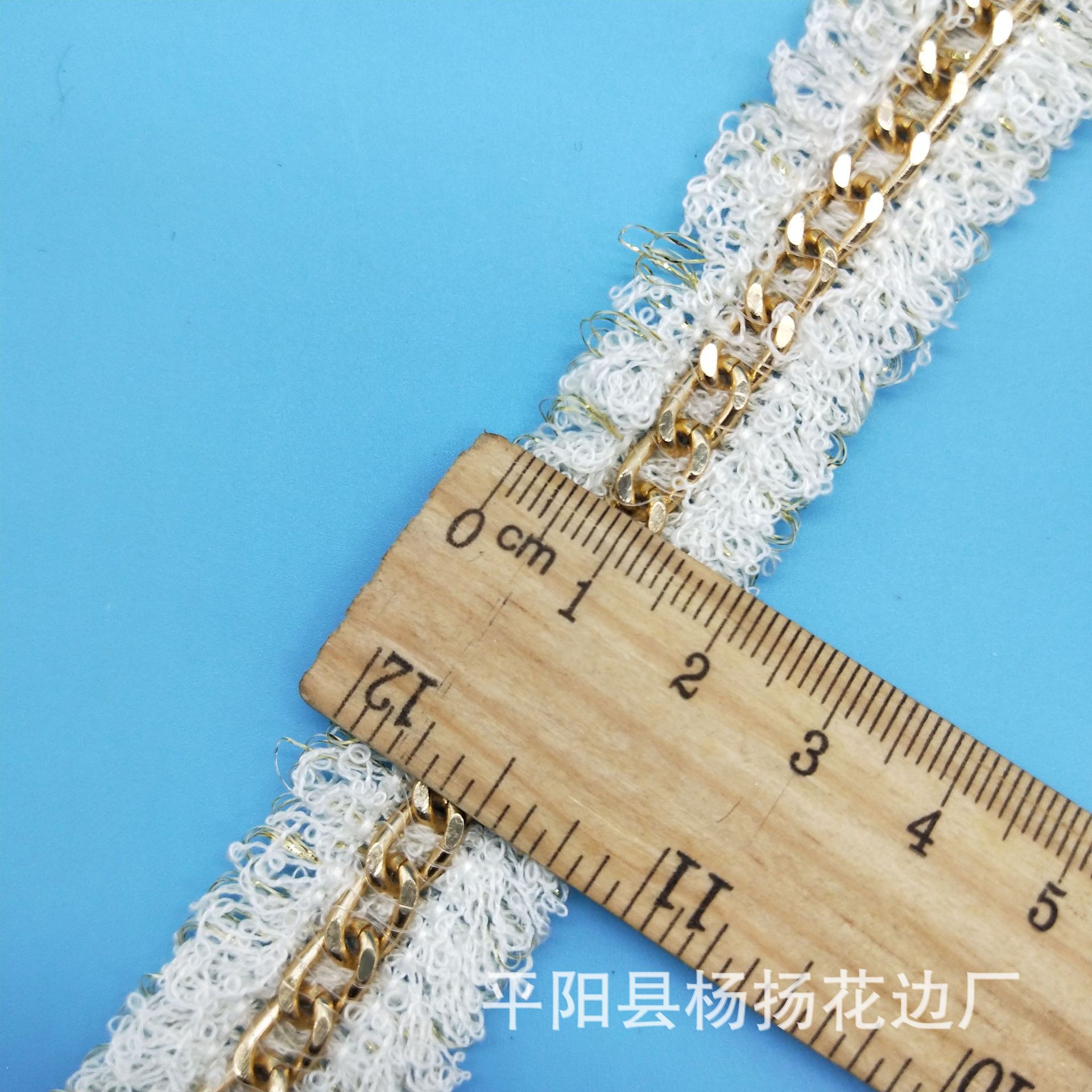 Factory direct sales of polyester yellow K chain lace, gold thread wool edge clothing, accessories, DIY ornaments and accessories details Picture