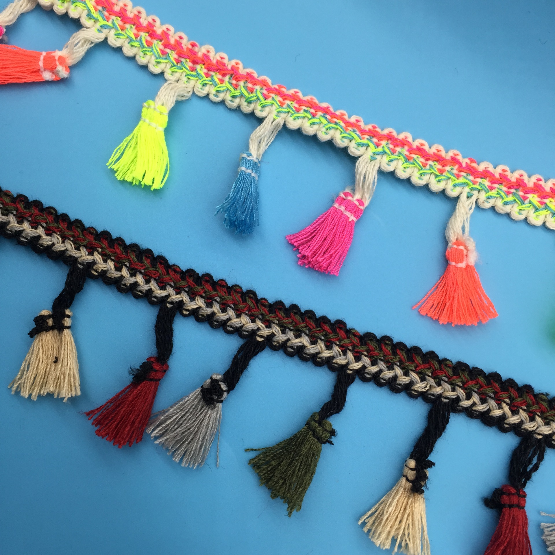 厂家直销现货蜈蚣边彩色四色扫把流苏花边服装辅料围巾窗帘配件