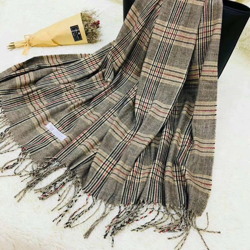 Han Version of the new Yang Mi grid long towel thumbnail