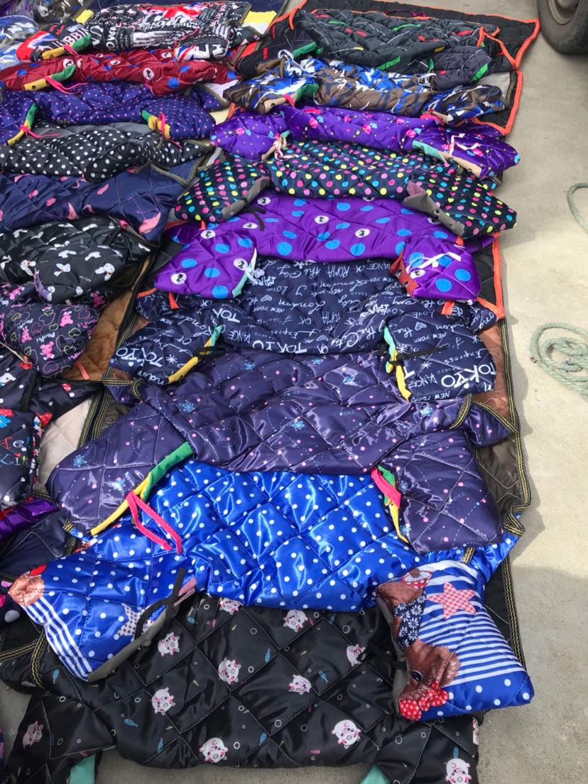 连体雨衣、雨披实物图