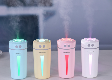 Happy Cup Aromatherapy Humidifier Mini USB Car Bedroom Humidifier and Water Replenisher Application Scenario