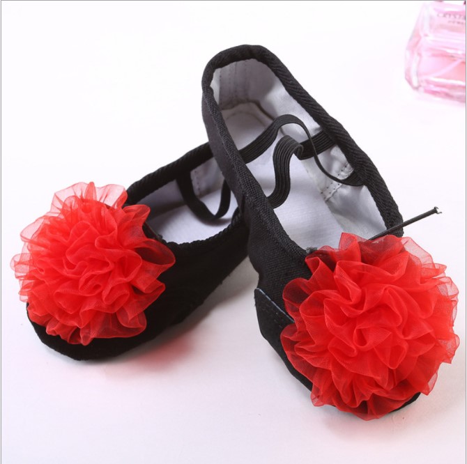 童舞蹈鞋实物图