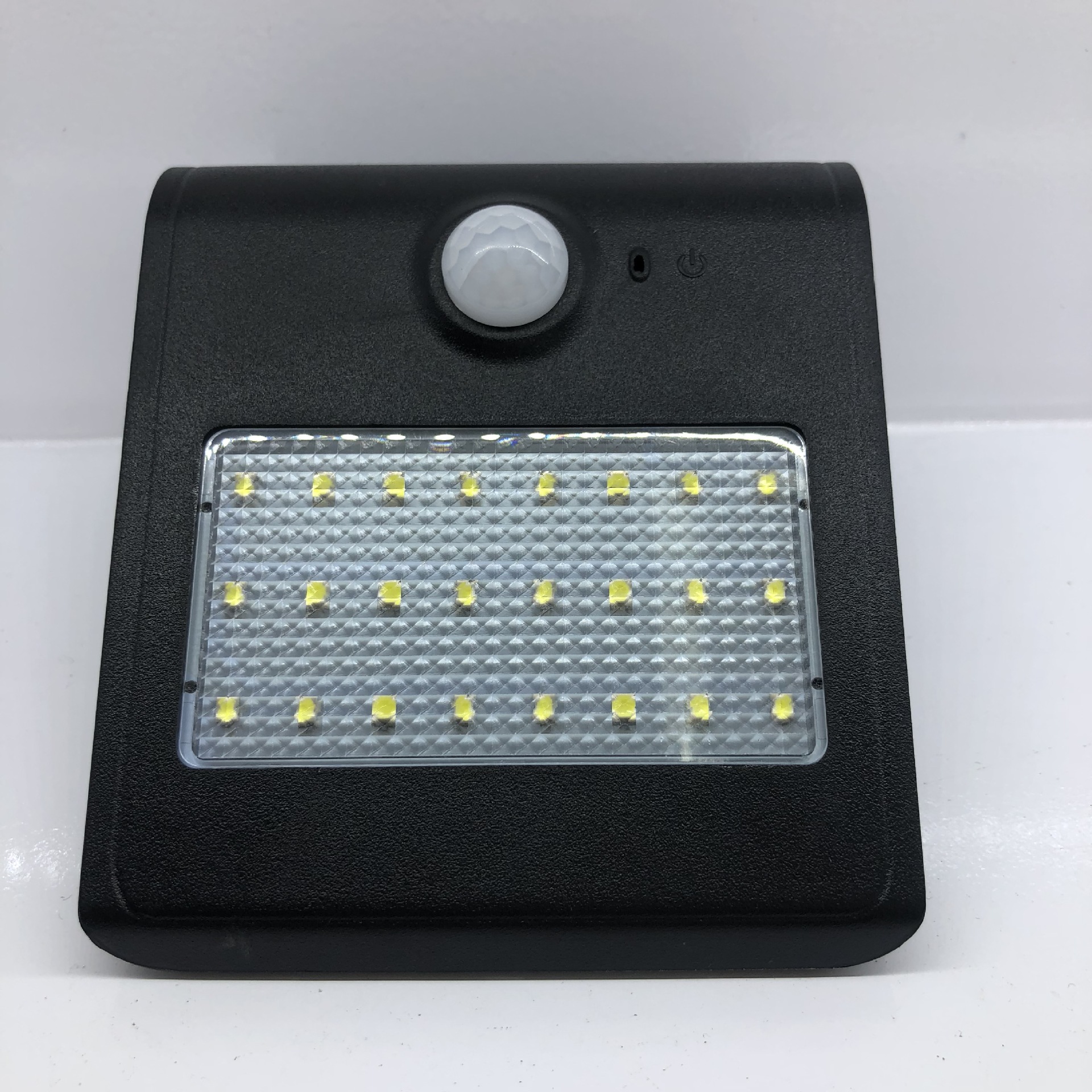 1612-24LED太阳能感应灯 壁灯 照明灯应急灯产品图