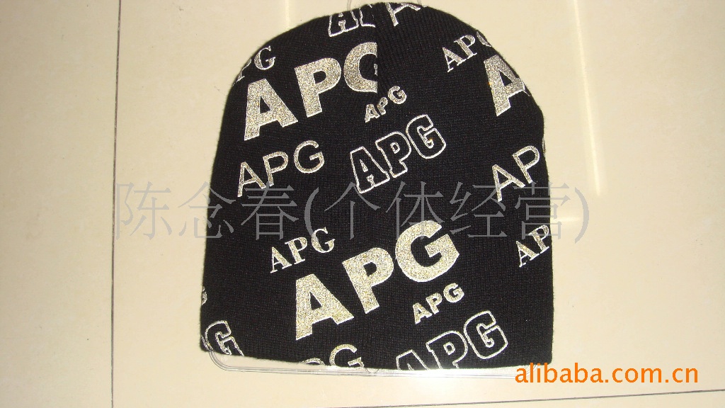 Hot-selling classic checkered hats, letter-printed hats, knitted hats, winter hats, knitted hats Specification image