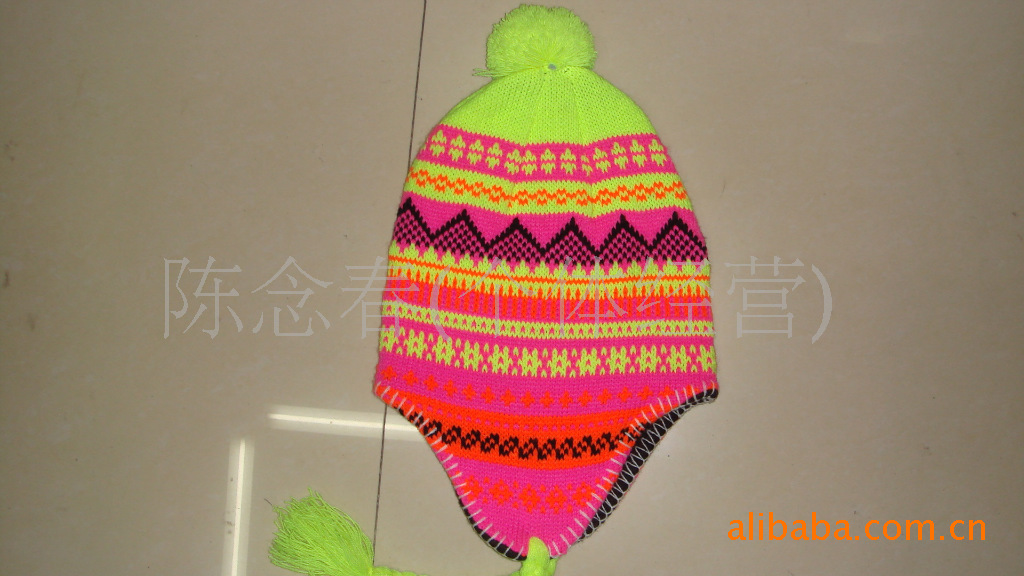 The manufacturer supplies versatile jacquard earmuffs Specification image