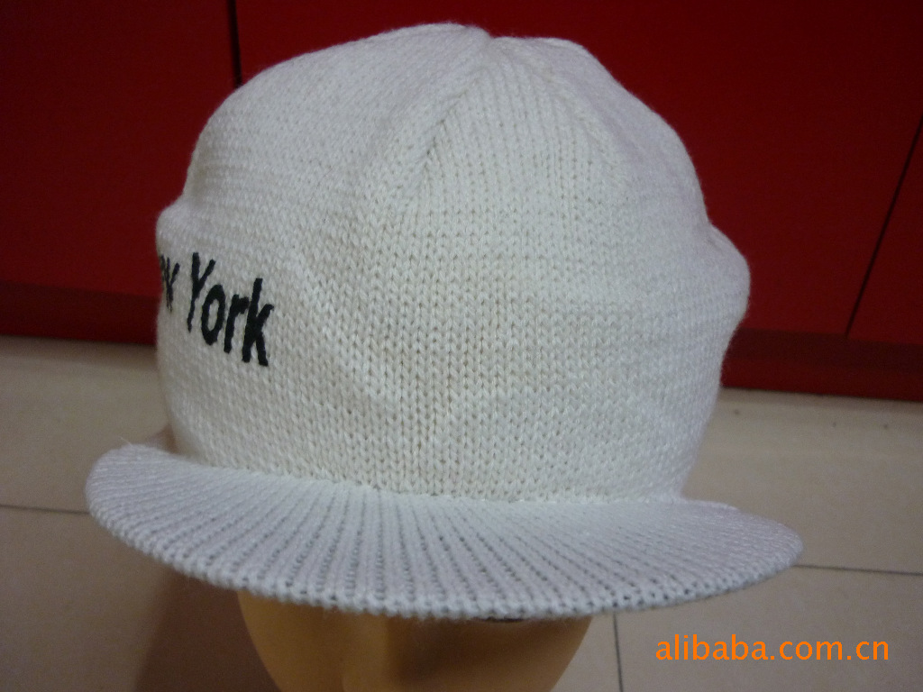 The manufacturer supplies and processes children's knitted caps, wool and duck tongue knitted caps, and adult caps details Picture