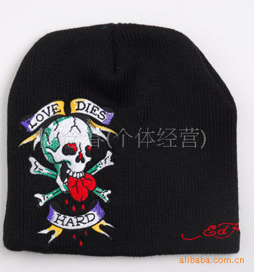 Fashion hats, sports hats, knitted hats, duckhouse hats. Pointed hat, knitted hat, embroidered hat, winter hat Specification image