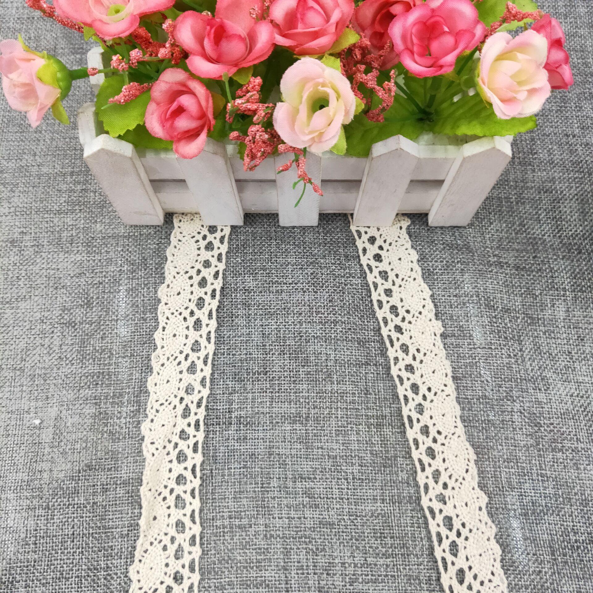 The manufacturer offers cotton thread lace and other DIY clothing accessories in stock