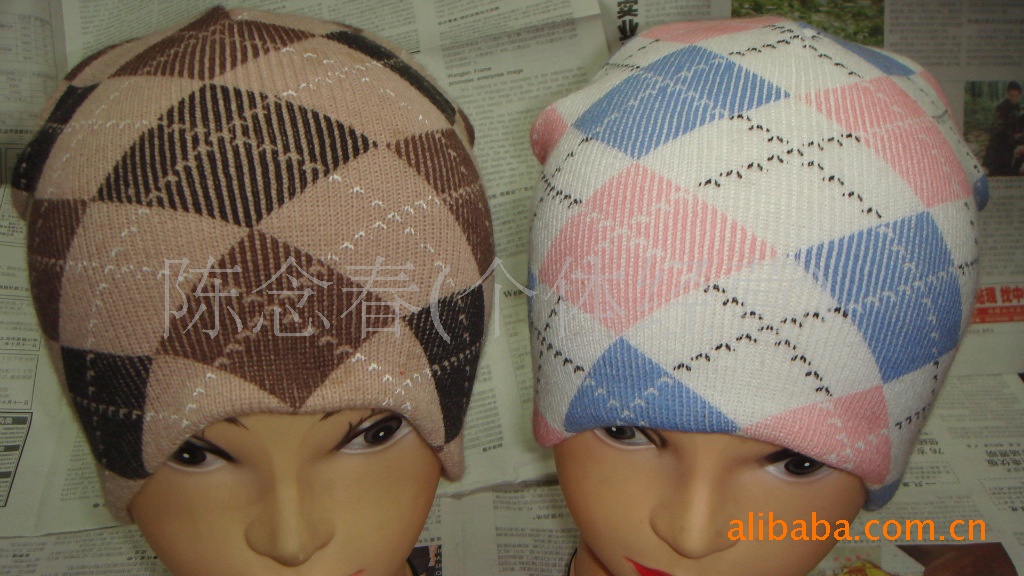 Hot-selling classic checkered hats, letter-printed hats, knitted hats, winter hats, knitted hats details Picture