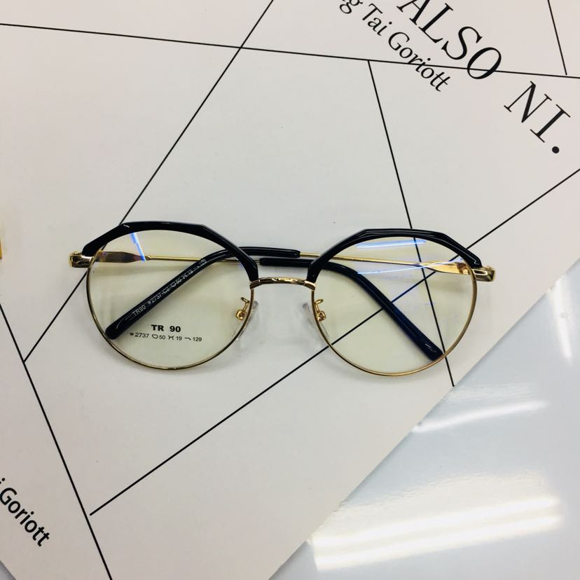 TR Flat lens metal myopia frame Korean version black versatile glasses Application Scenario