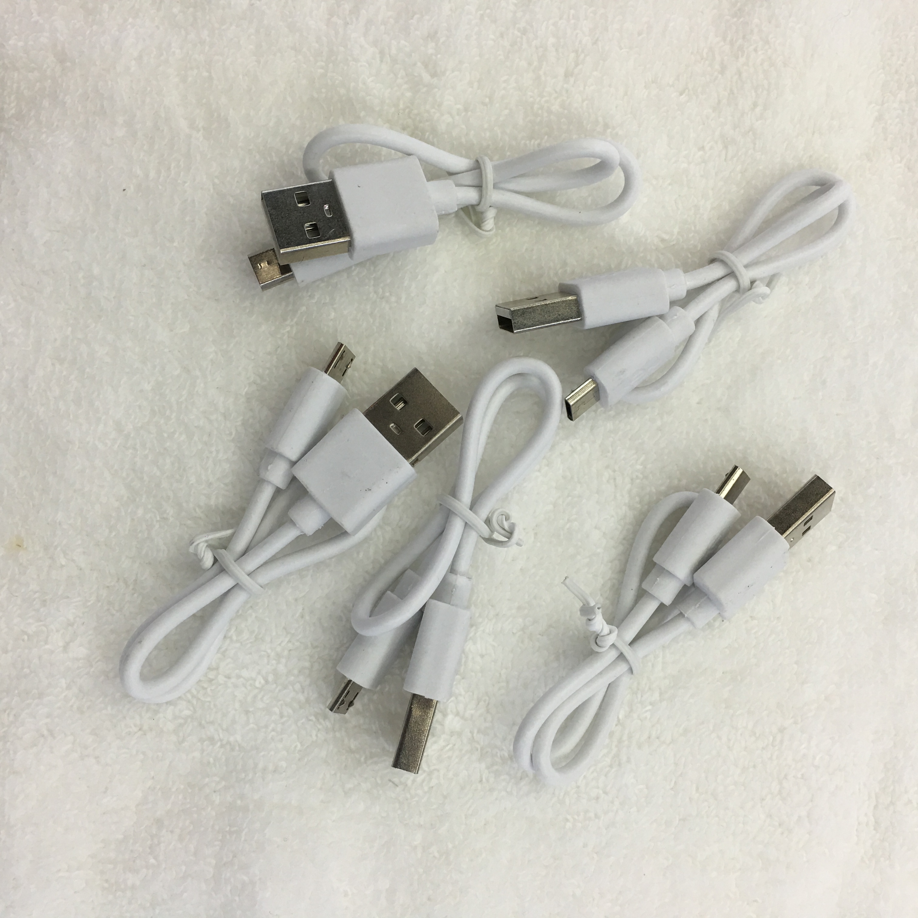 手机数据线实物图