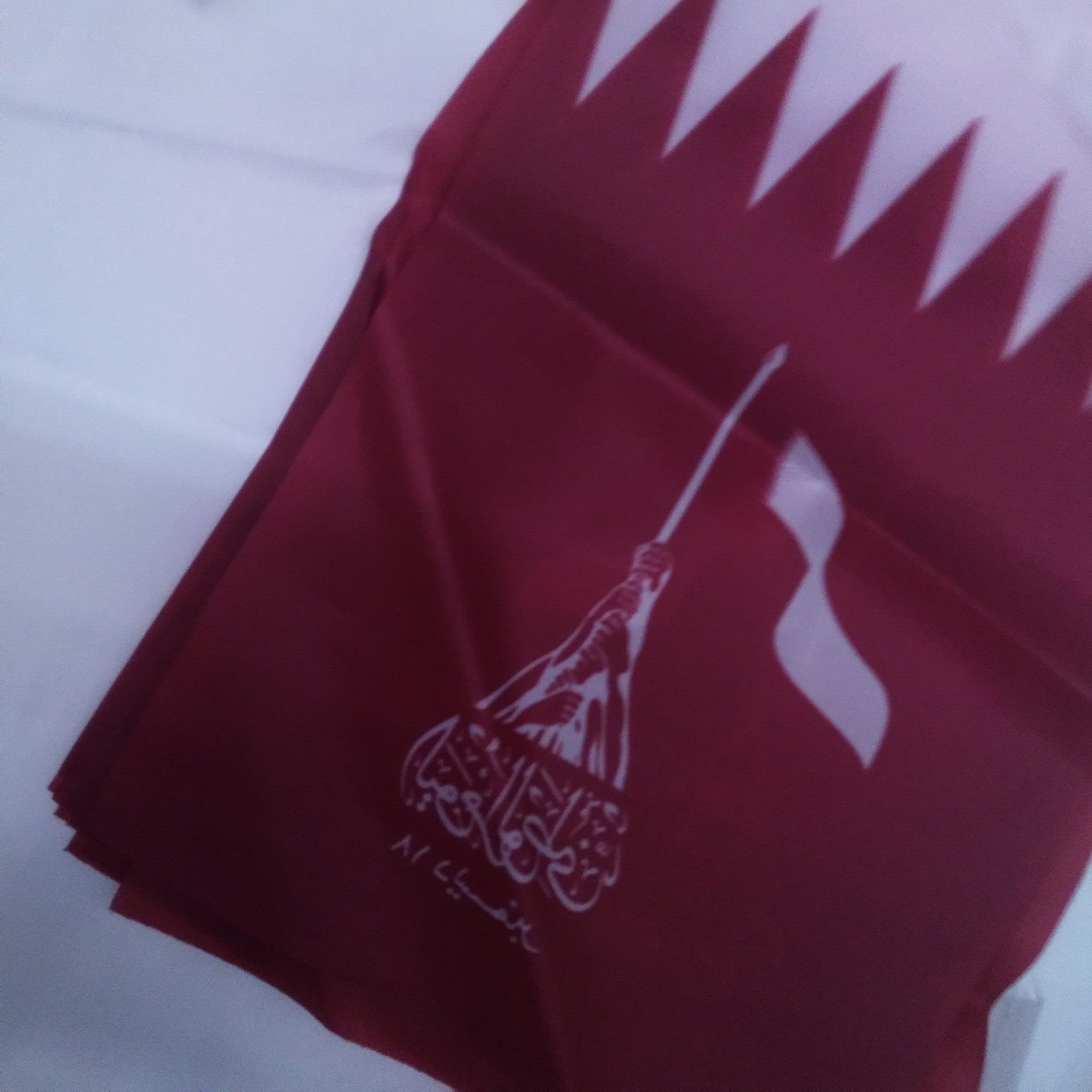 卡塔尔串旗旗帜手摇旗大旗挂旗车旗披风披肩印花旗帜涤纶布产品图