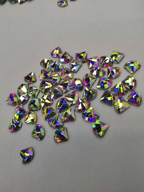 扇形玻璃钻AB幻彩产品图