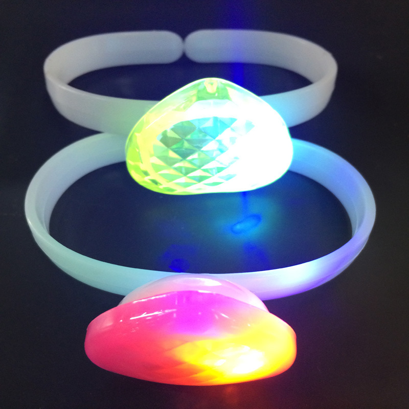 新款流行LED闪光手 发光闪光手 地摊热卖发光玩具