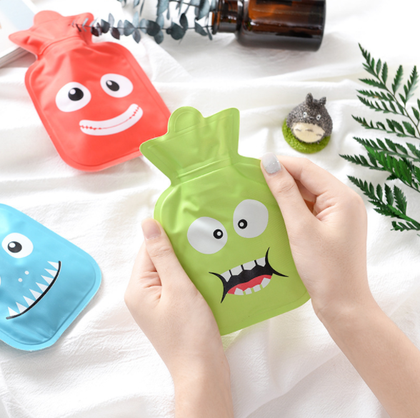 Blue Fruit Hand Warmer Baby water-filled hot water bag, water-filled warm water bag, non-rubber explosion-proof warm uterus Application Scenario