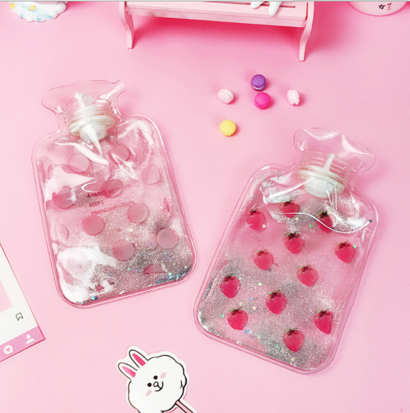Hot water bag filled with water for warming the uterus, hand warmer, flowing sand in oil, hot water bag filled with water, portable hot water mini Application Scenario
