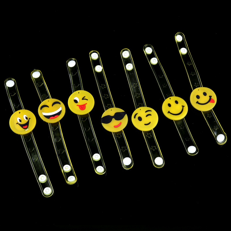 Korea smiling face luminous cartoon bracelet hot selling luminous toys wholesale PVC soft adhesive wrist band