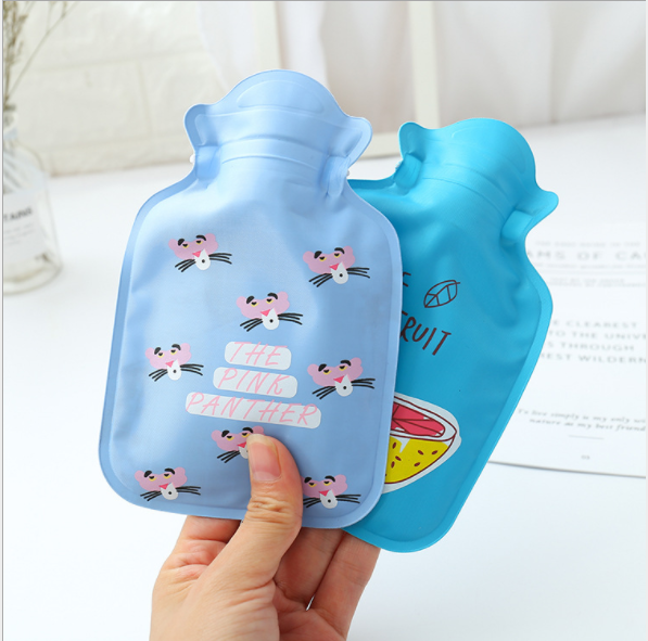 New cute and fresh cartoon hot water bag, winter student hand warmer, mini small water-filled warm handbag, thickened with water filling details Picture