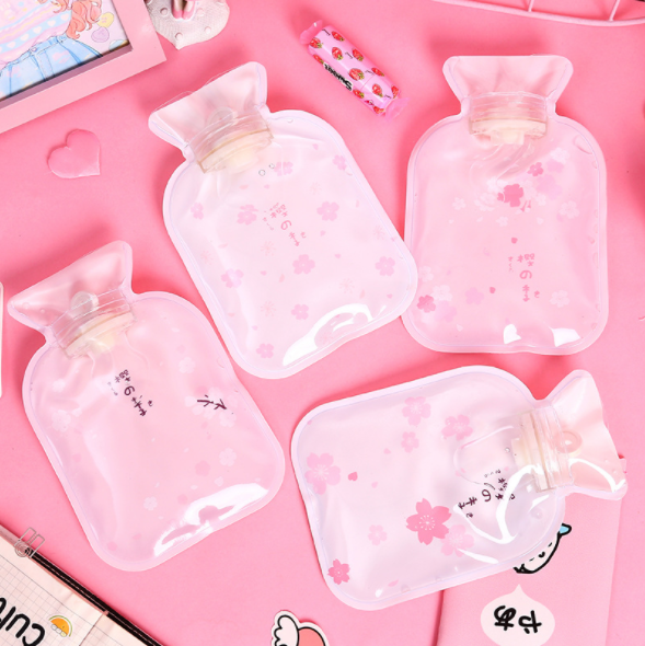 Small transparent hot water bag, portable warm water bag with water filling, hot compress to warm the stomach, Korean version student mini Application Scenario