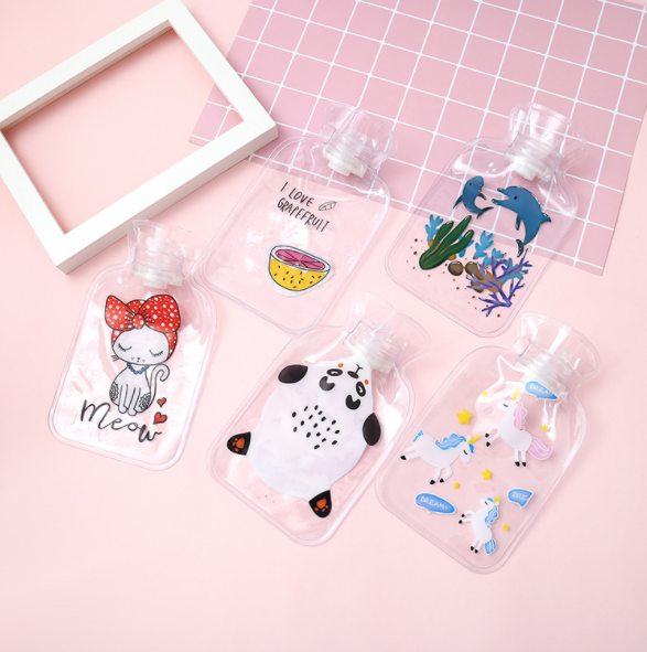 Cute water-filled transparent hot water bag, warm palace cartoon small hand warmer, water-filled mini explosion-proof portable Application Scenario