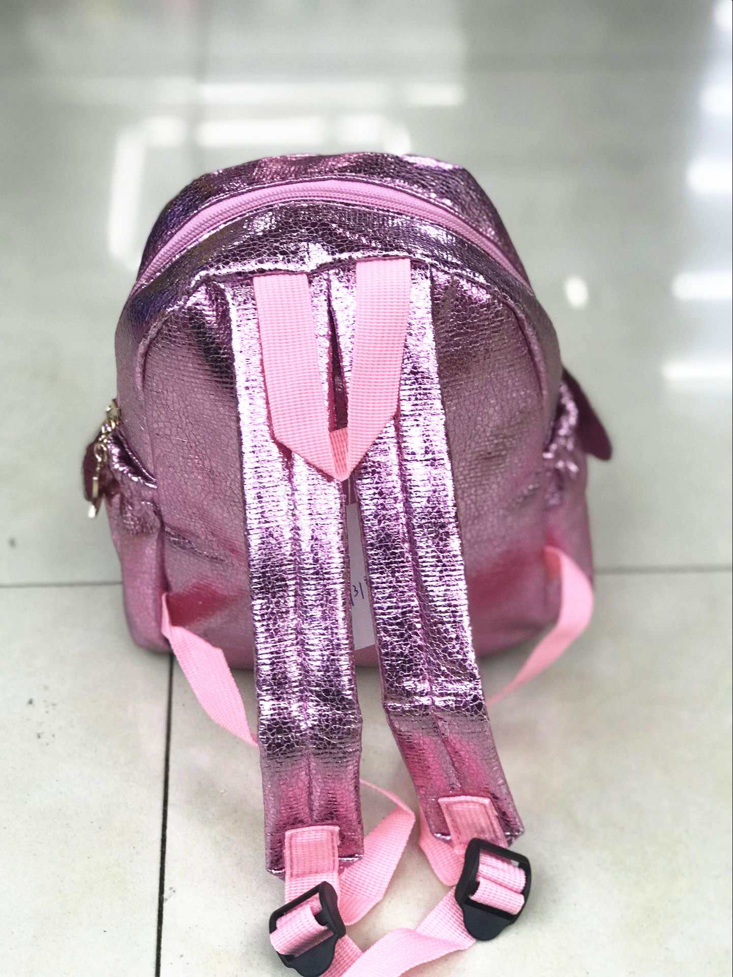 Children's cartoon backpack, double-shoulder backpack, Little Bear kindergarten cute little schoolbag Application Scenario