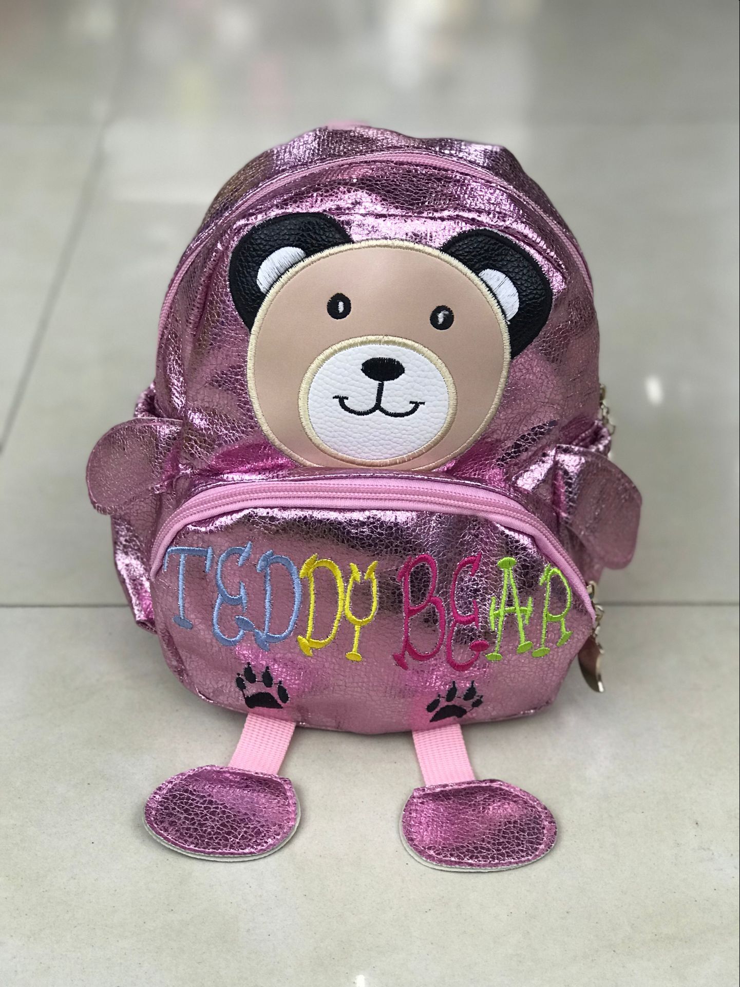 Children's cartoon backpack, double-shoulder backpack, Little Bear kindergarten cute little schoolbag details Picture