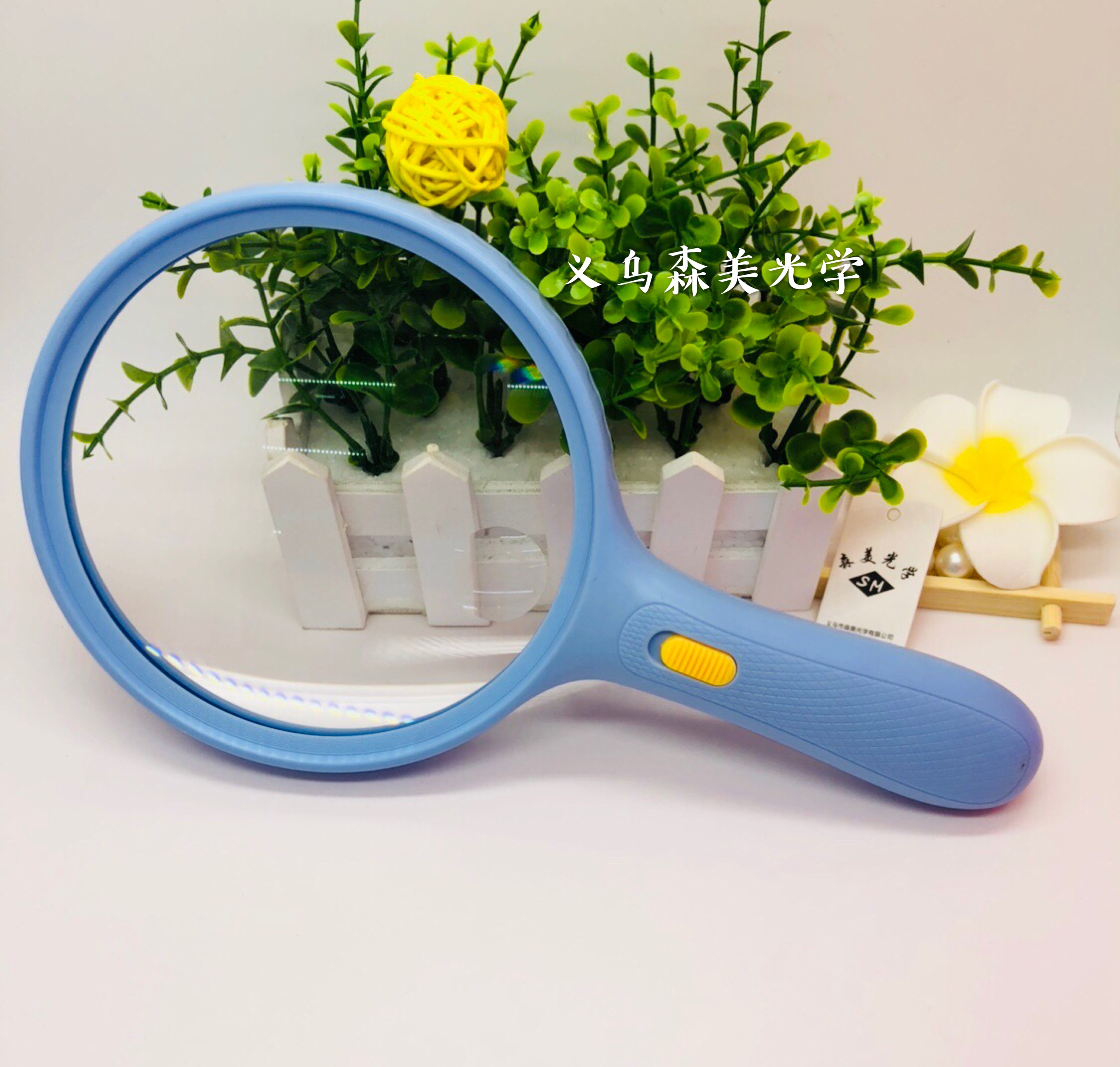 9986e Magnifier with LED Lights in Use