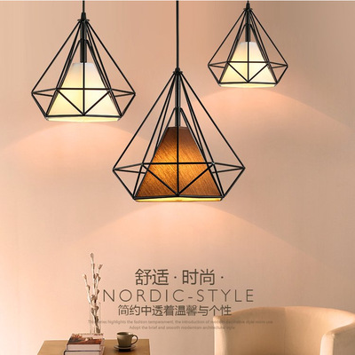 Modern and simple restaurant, single-head chandelier, office, personalized diamond chandelier, coffee shop, clothing store, iron chandelier details Picture