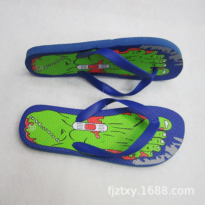 The manufacturer is clearing the inventory for the supply of men's beach flip-flops in stock for export and handling the entire order details Picture