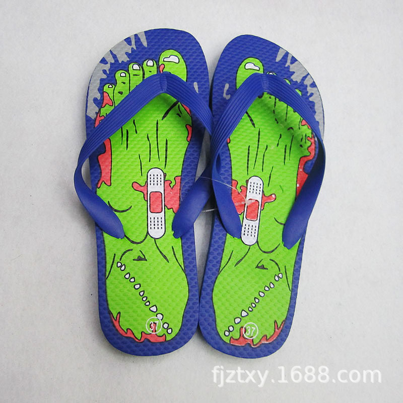 The manufacturer is clearing the inventory for the supply of men's beach flip-flops in stock for export and handling the entire order