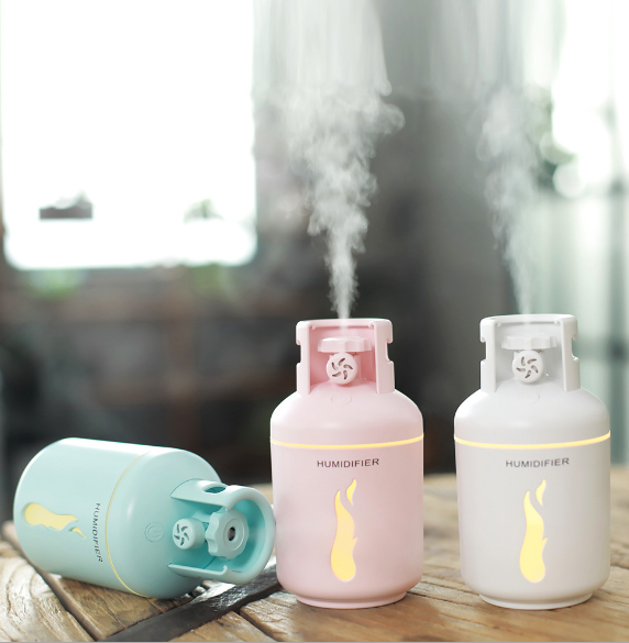 Gas cylinder humidifier, four-in-one mini car office desk humidifier, USB fan, night light, aromatherapy