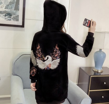 The new loose velvet hooded mid-length hooded sweatshirt with embroidered back is thickened and fleece Specification image