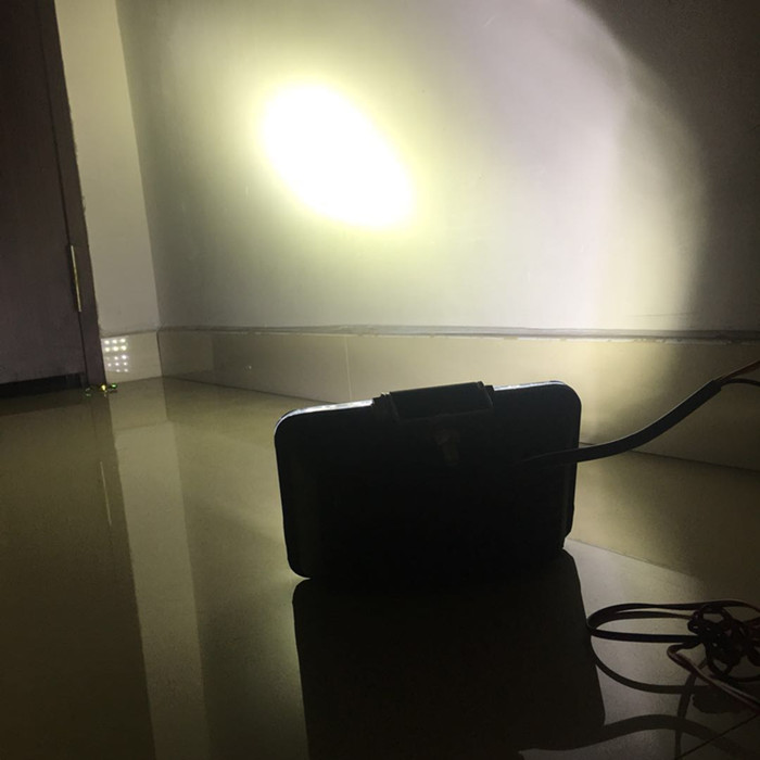 The 45W ultra-bright led headlight for trucks is a high-power 5-inch square work light for engineering vehicle lighting Specification drawing