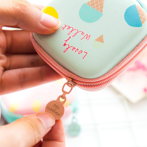 Earphone storage bag, mobile phone data cable charger storage box, earphone case, USB flash drive, USB shield storage and organization bag details Picture