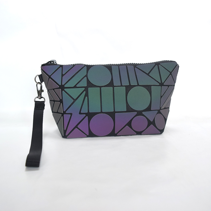 New glow-in-the-dark and colorful makeup bags, makeup bags, toiletry bags and clutch bags are best-selling products for export. Factory direct sales details Picture