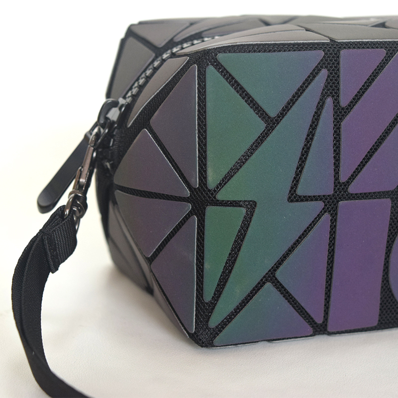 New glow-in-the-dark and colorful makeup bags, makeup bags, toiletry bags and clutch bags are best-selling products for export. Factory direct sales Specification image