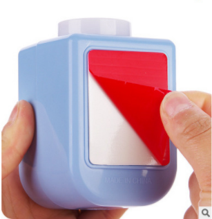 The pasted toothpaste rack is a wall-mounted automatic toothpaste dispenser in the bathroom. It is a rack for placing toothpaste without drilling holes when brushing your teeth or washing your face Application Scenario
