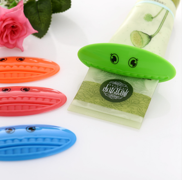Korean version creative and fashionable cartoon manual toothpaste extruder lazy cosmetic facial cleanser extruder