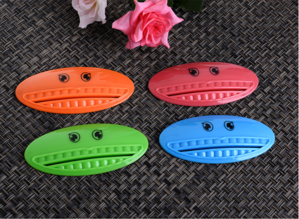 Korean version creative and fashionable cartoon manual toothpaste extruder lazy cosmetic facial cleanser extruder Specification image