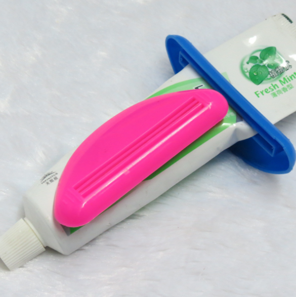 Korean version of creative squeezer toothpaste squeezer cosmetics squeezer practical small gifts